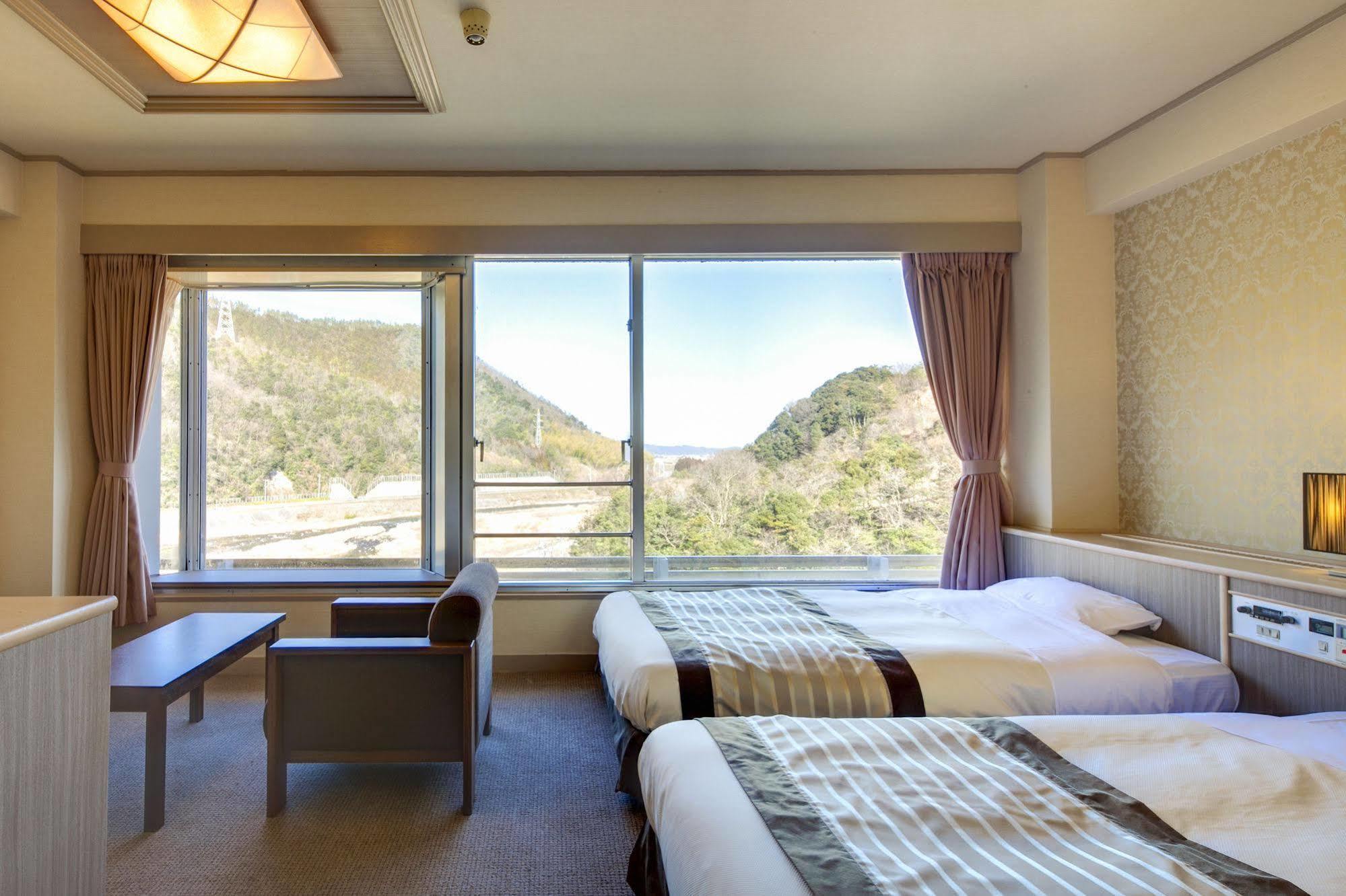 Misasa Royal Hotel Екстериор снимка